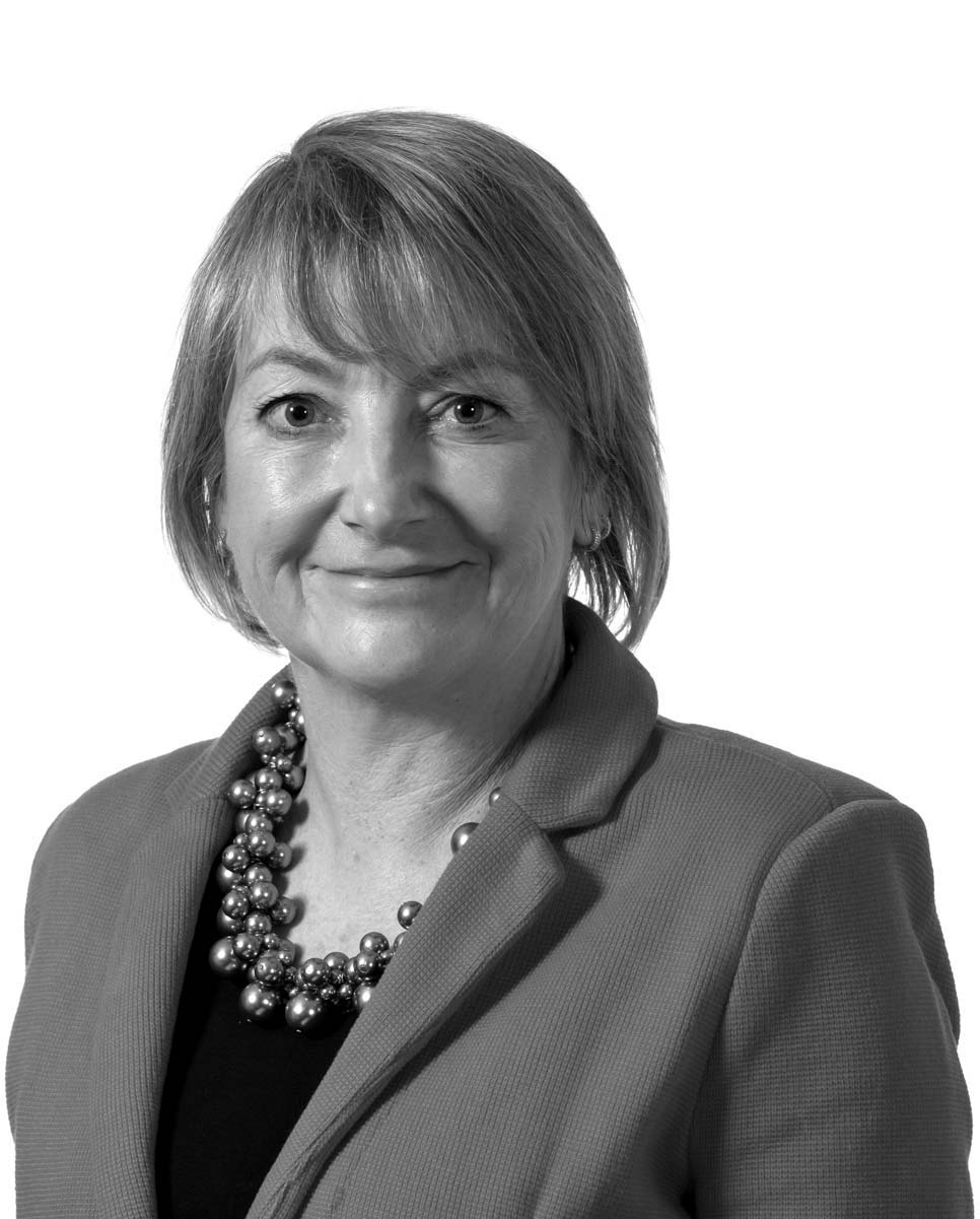 Portrait of Dr Melanie Greaves